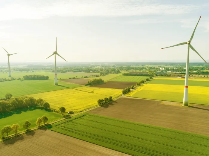 Windturbinen auf Feld
